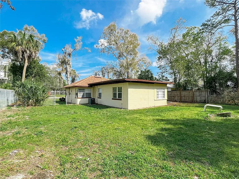 319 NW 16th Ave — Photo 43