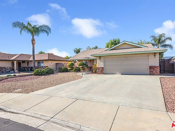 3rd image of 26933 Jackie Dr