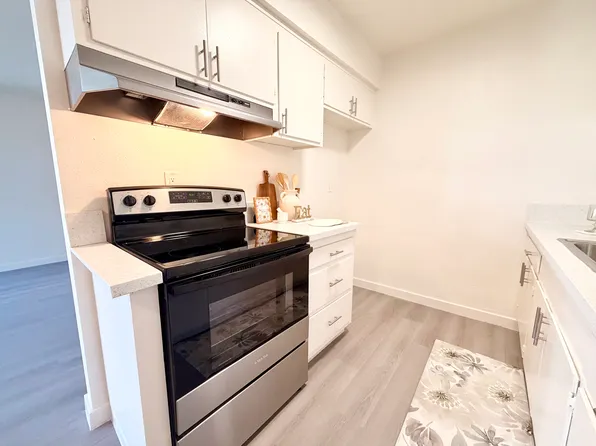 Somerset Villas Apartments, 9348 Somerset Blvd APT 9, Bellflower, CA 90706