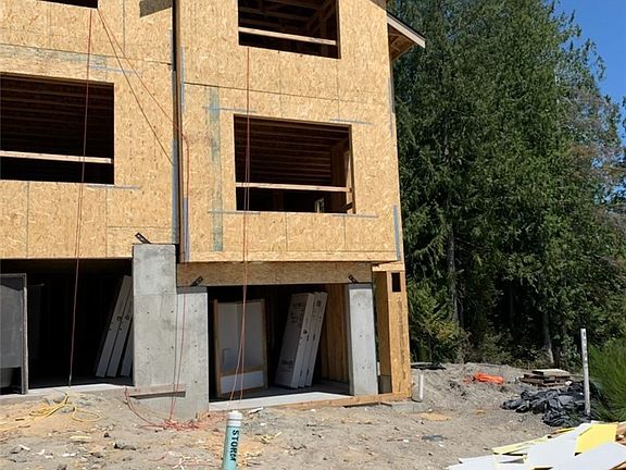3rd image of 1150 NW Dragonstone St #38