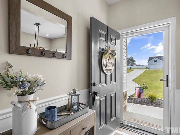 3rd image of 122 Barbour Farm Ln