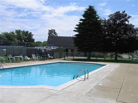Community Pool!