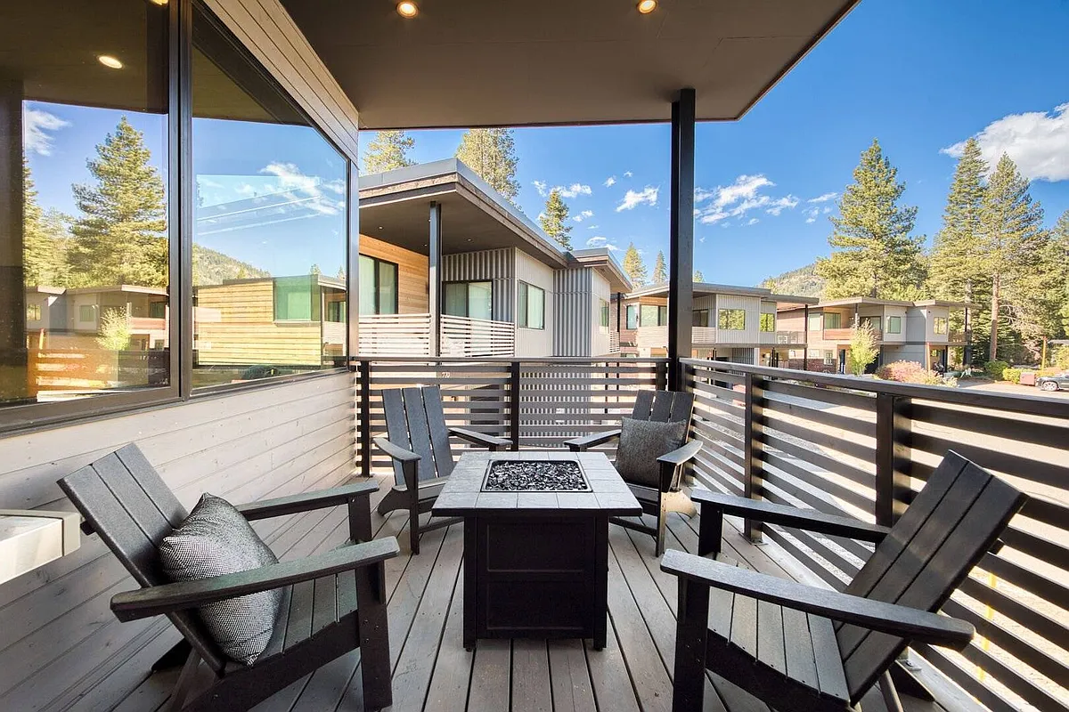 Building Photo - 224 Palisades Cir