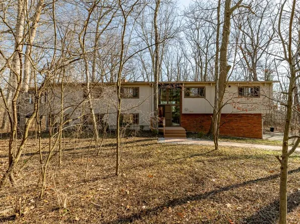 3946 Penberton Dr, Ann Arbor, MI 48105