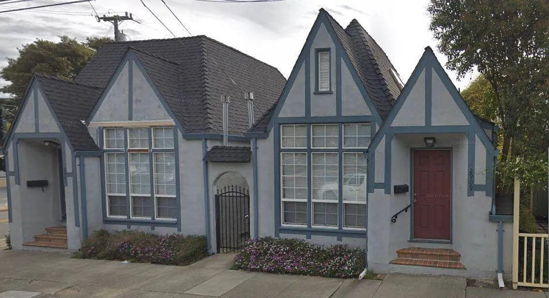 2901 Alhambra Ave — Photo 1