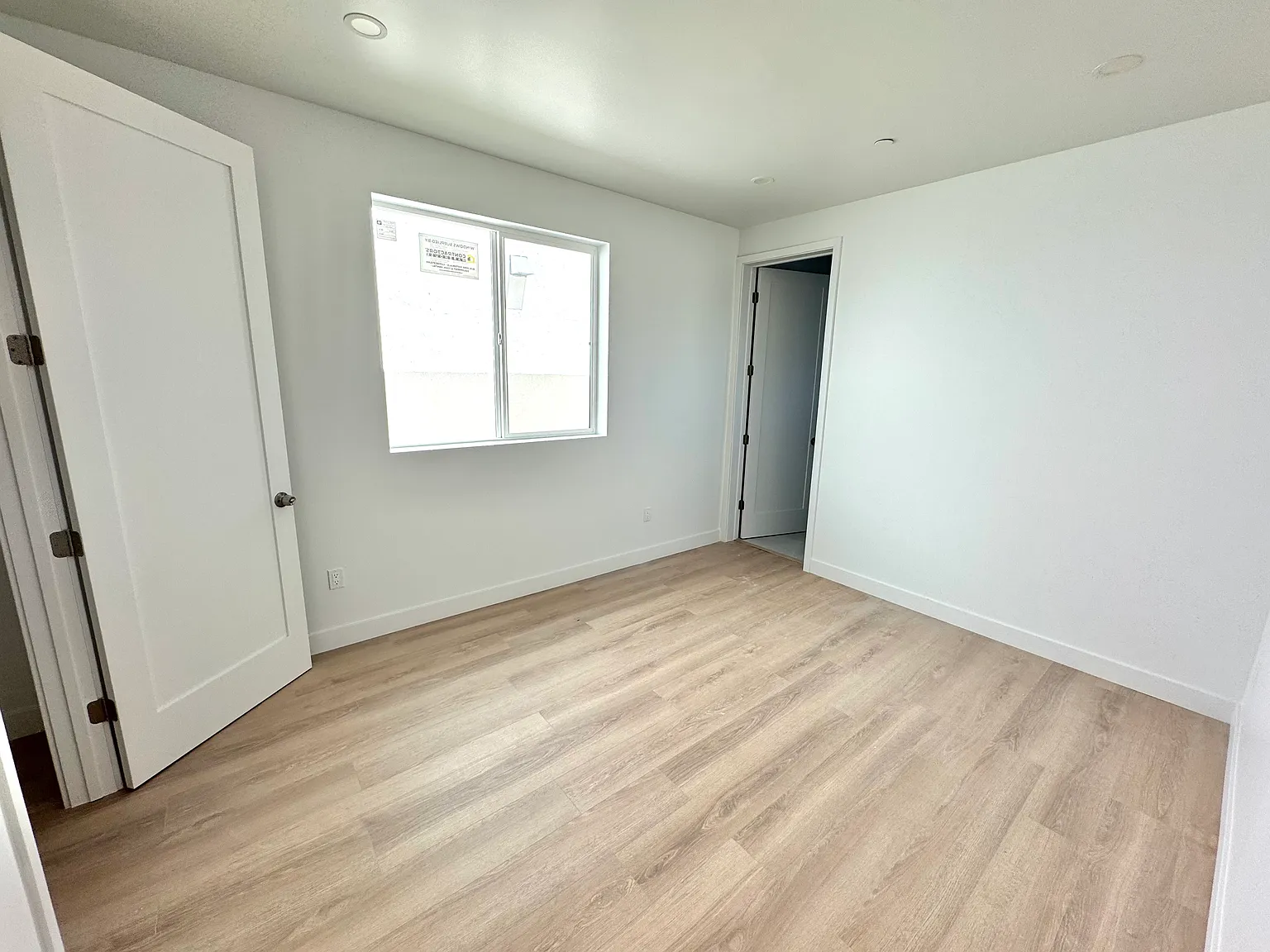 2 bed, 900 sqft, $3,200 — Photo 3