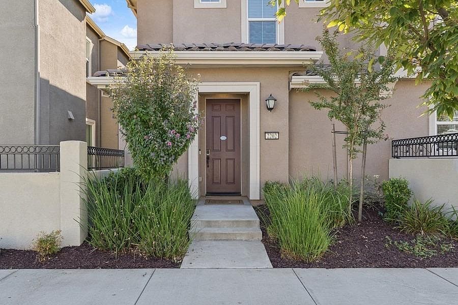 1st image of 2202 Village Green Dr