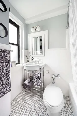 Sold by Compass | media 2