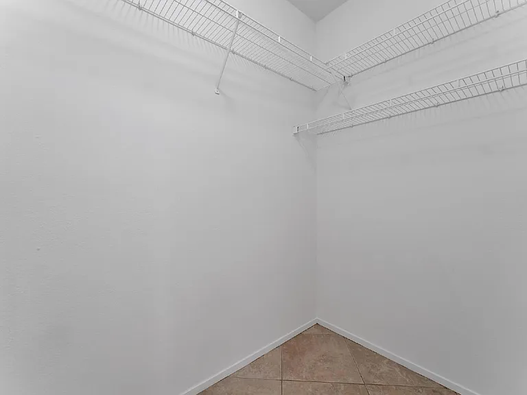 2560 Silver Shadow Dr — Photo 27