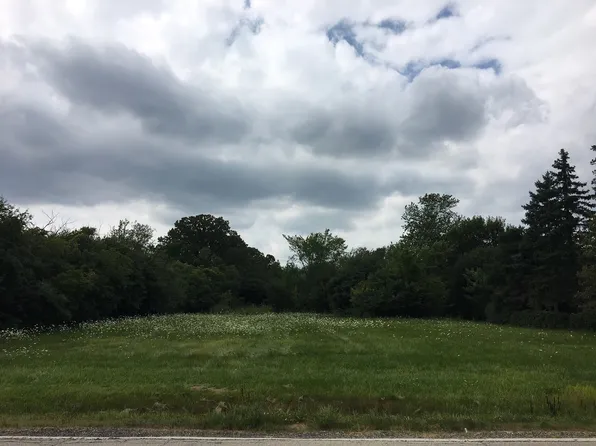 28010 N Bradley Rd, Libertyville, IL 60048
