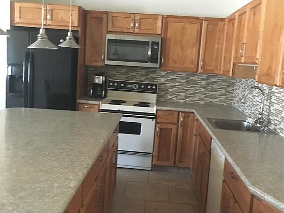 4th image of 41 Felshire Ln