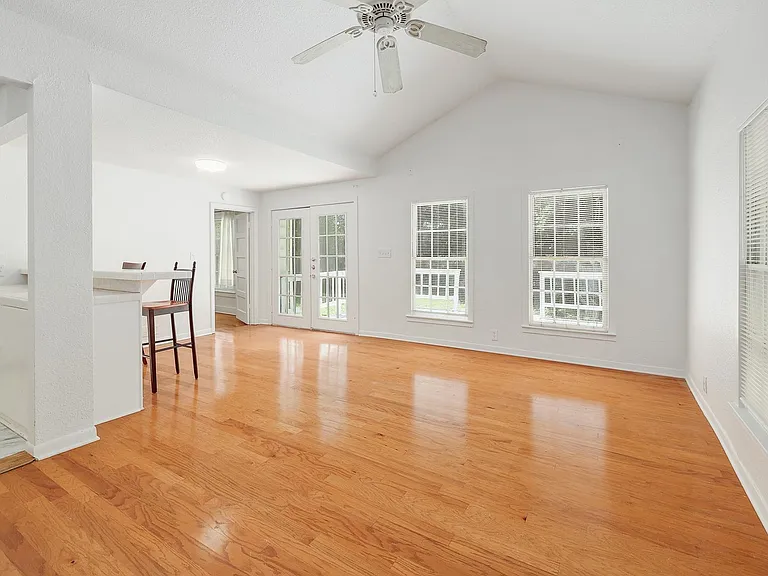 1703 Alegria Rd — Photo 3