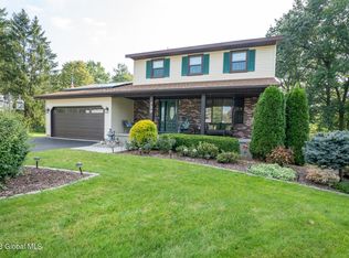 739 Bobby Ct, Niskayuna, NY 12309
