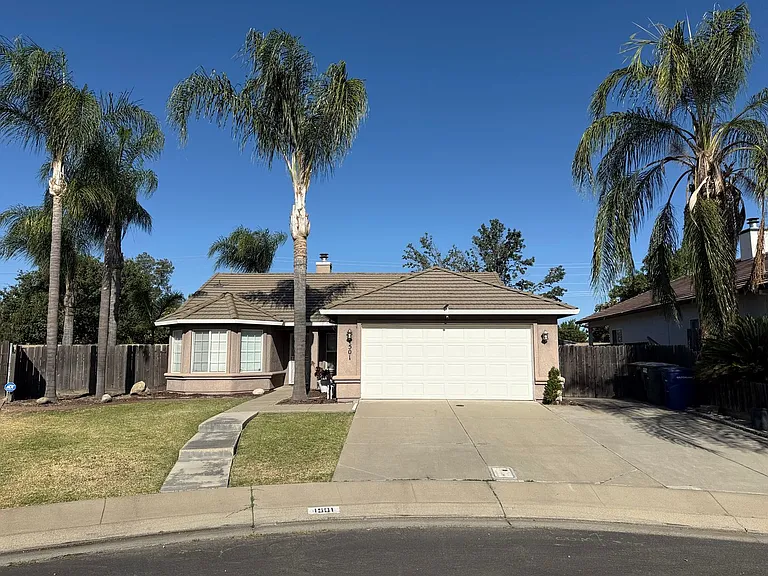 1501 Shiprock Ct — Photo 2