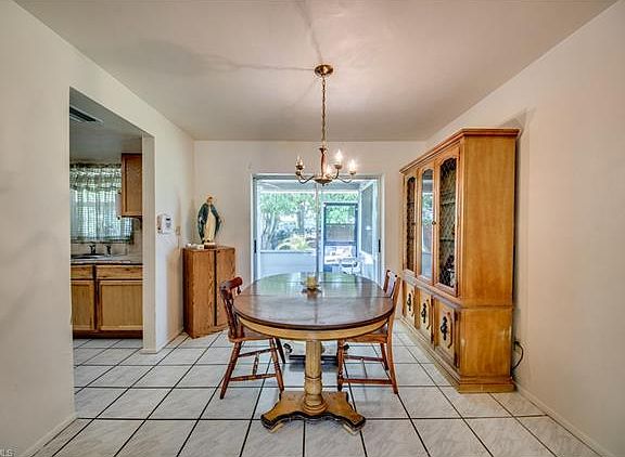4th image of 1906 SE 15th Pl