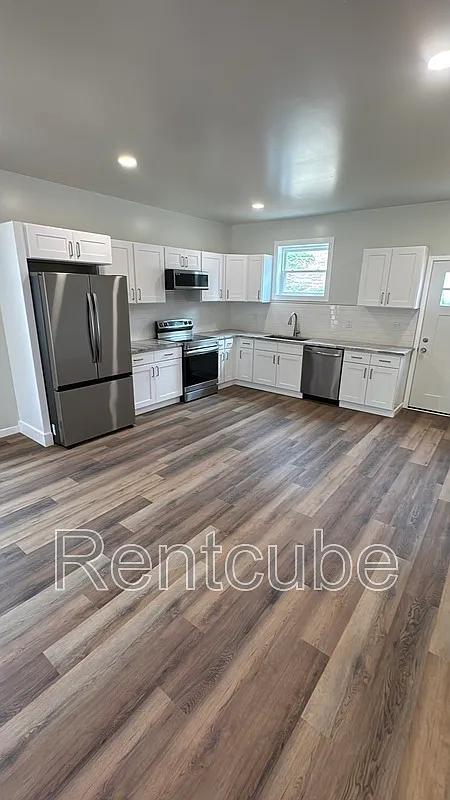 2 bed, 1.0 bath, 1152 sqft, $1,550 — Photo 1