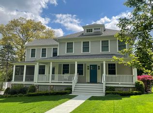 39 Westview Pl, Riverside, CT 06878