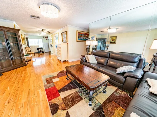 1901 SW 22nd Ave, Boynton Beach, FL 33426