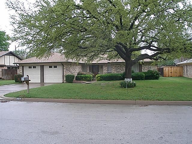 1st image of 320 Stratford Dr
