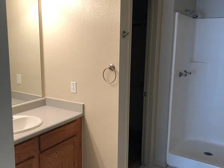 143 Highview Ln — Photo 11