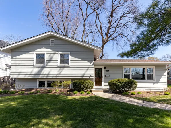 736 Willow Rd, Naperville, IL 60540