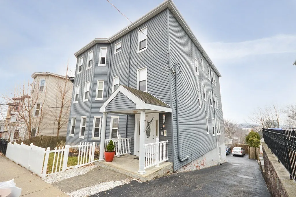 Building Photo - 78 Franklin Ave #6