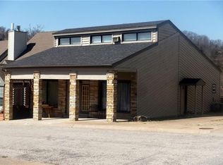 2 Blue Water Cir, Holiday Island, AR 72631