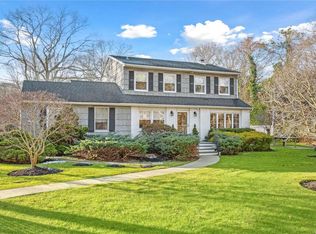 23 N Westbury Rd, Hampton Bays, NY 11946