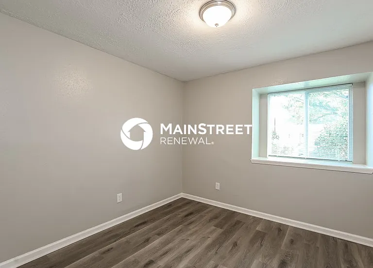 4922 Crestway Dr — Photo 9