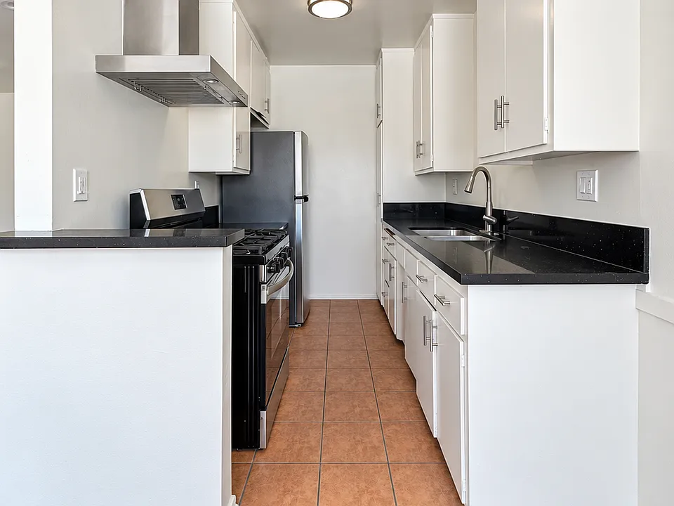 1159 N Curson Ave #11