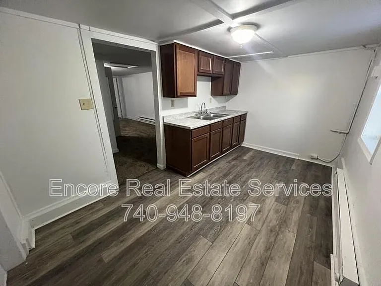 185 Monroe St — Photo 4