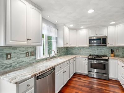37 Dennis St APT 10, Attleboro, MA, 02703
