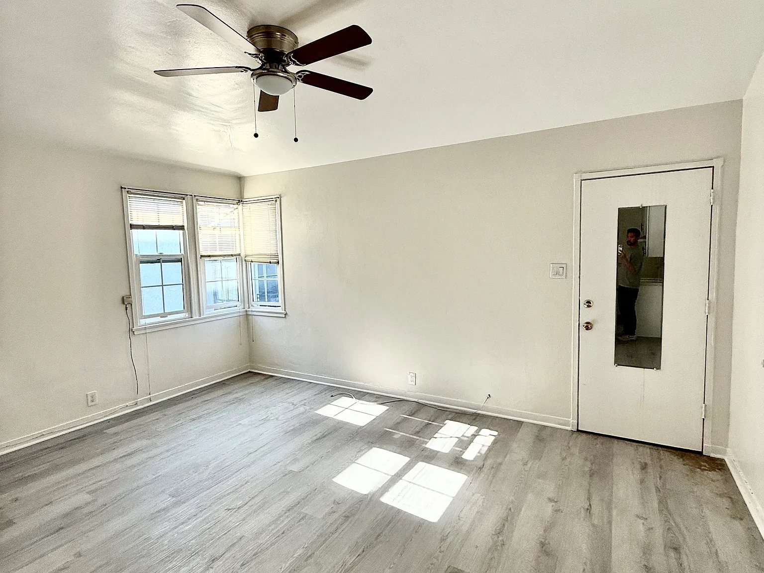 Studio, 306 sqft, $1,450 — Photo 3