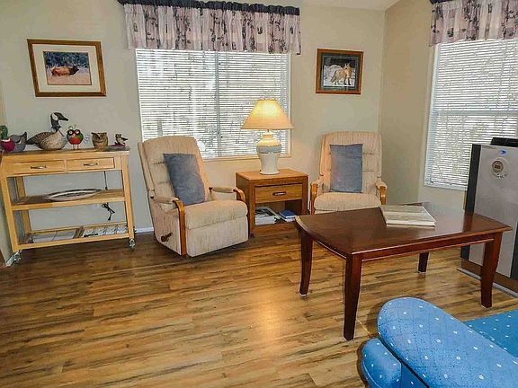 3rd image of 6886 Forest Ave #13