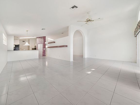 5th image of 12647 Majestic Isles Dr