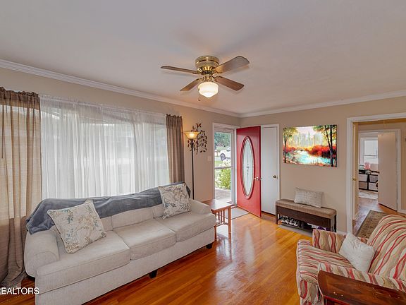 5th image of 213 Willowbrook Dr