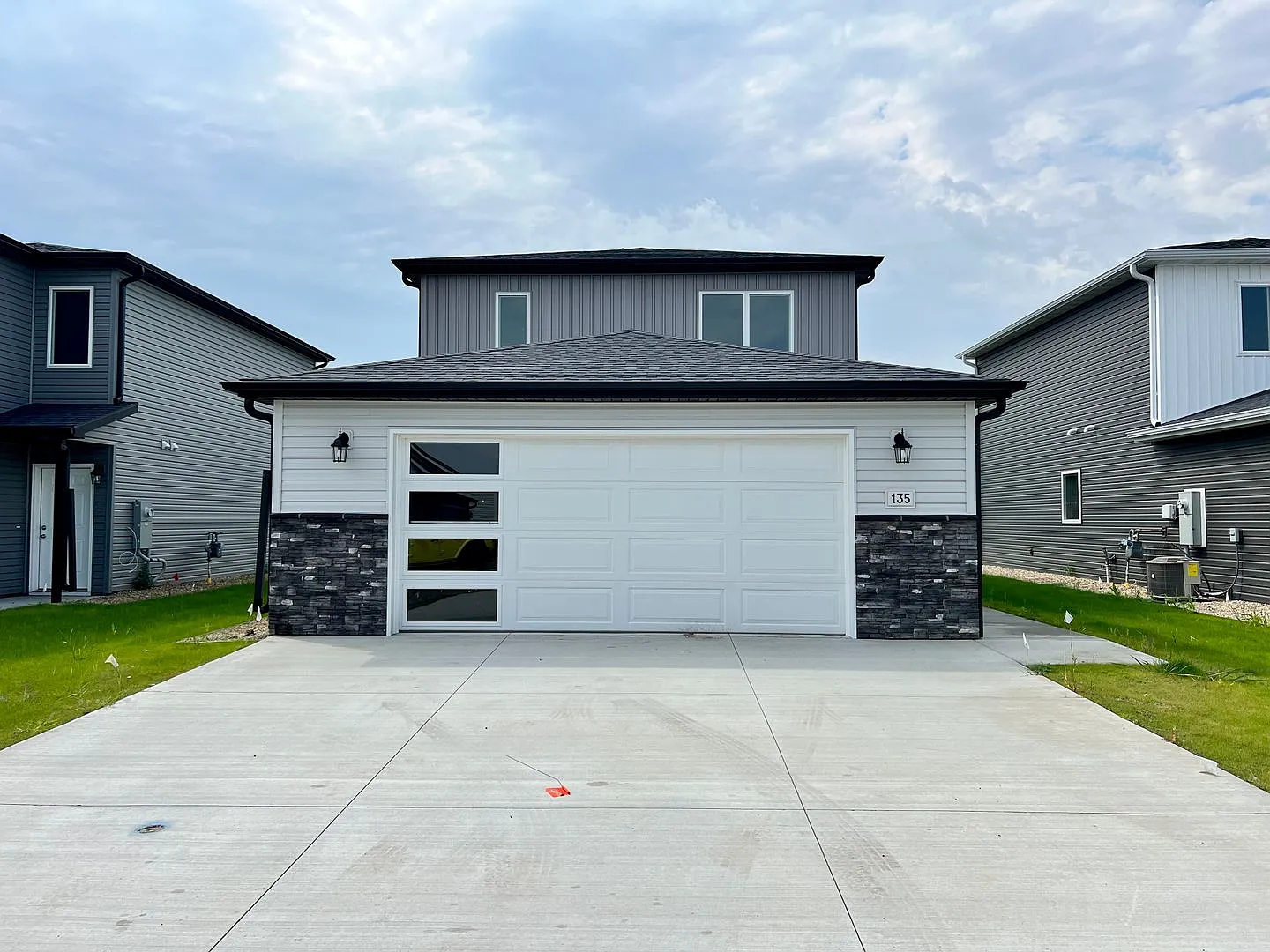 4 Bed | 2 Bath | 2 Stall Garage | Single Family Home — Photo 1