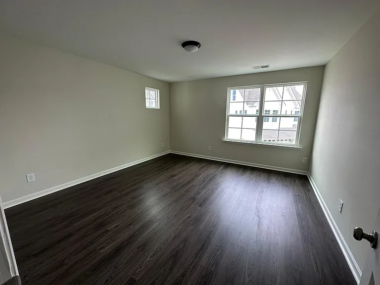 440 Couples Dr — Photo 7