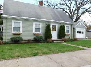 221 Oakland St, Fall River, MA 02720