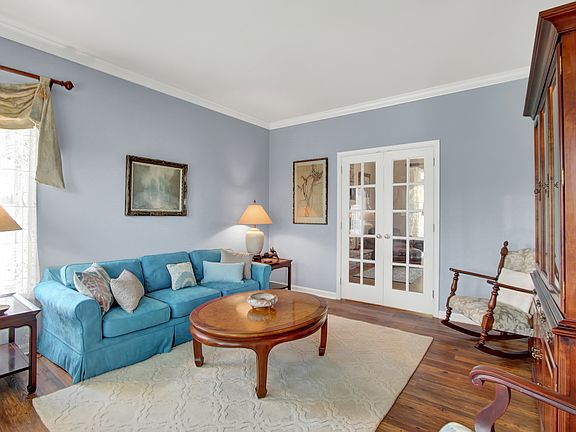 French doors to Family room