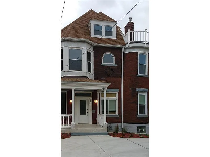 230 N Fairmount St photo 1