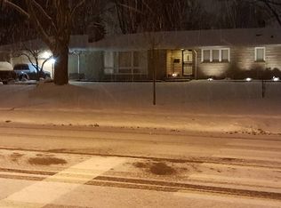 224 Banbury Rd, North Aurora, IL 60542