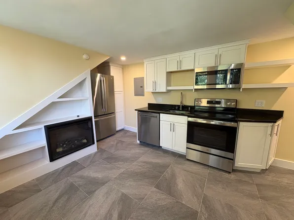 147 Pleasant Ave, Portland, ME
