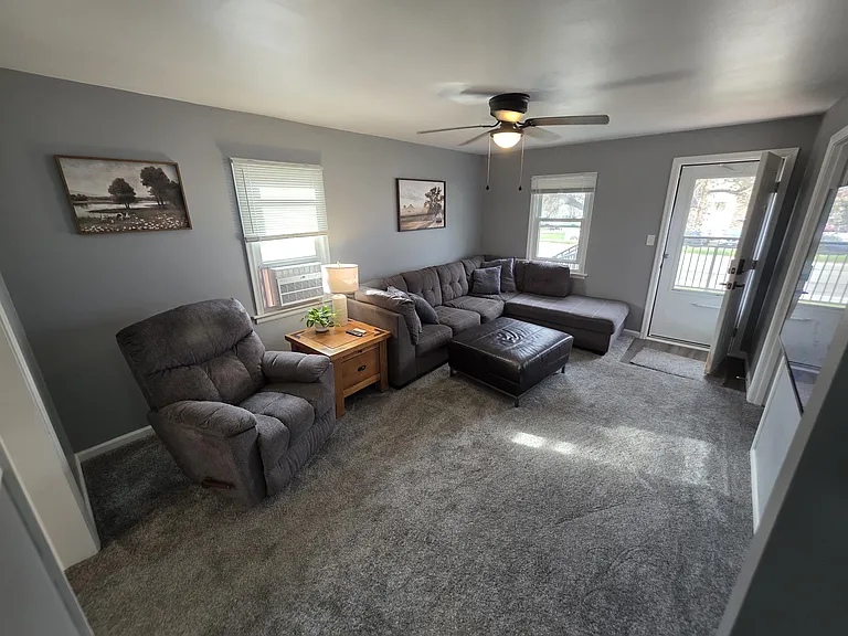 2709 Johnson Ave NW — Photo 2