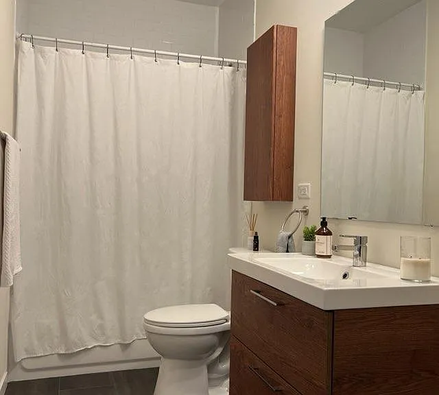 2428 S Leavitt St #3F — Photo 3