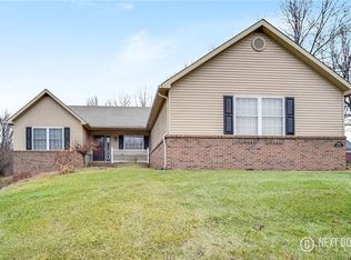 5458 Lenard Cir, Howell, MI 48843