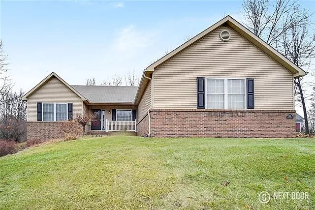 5458 Lenard Cir photo 1