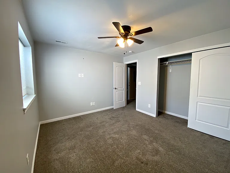2410 E View Dr — Photo 32
