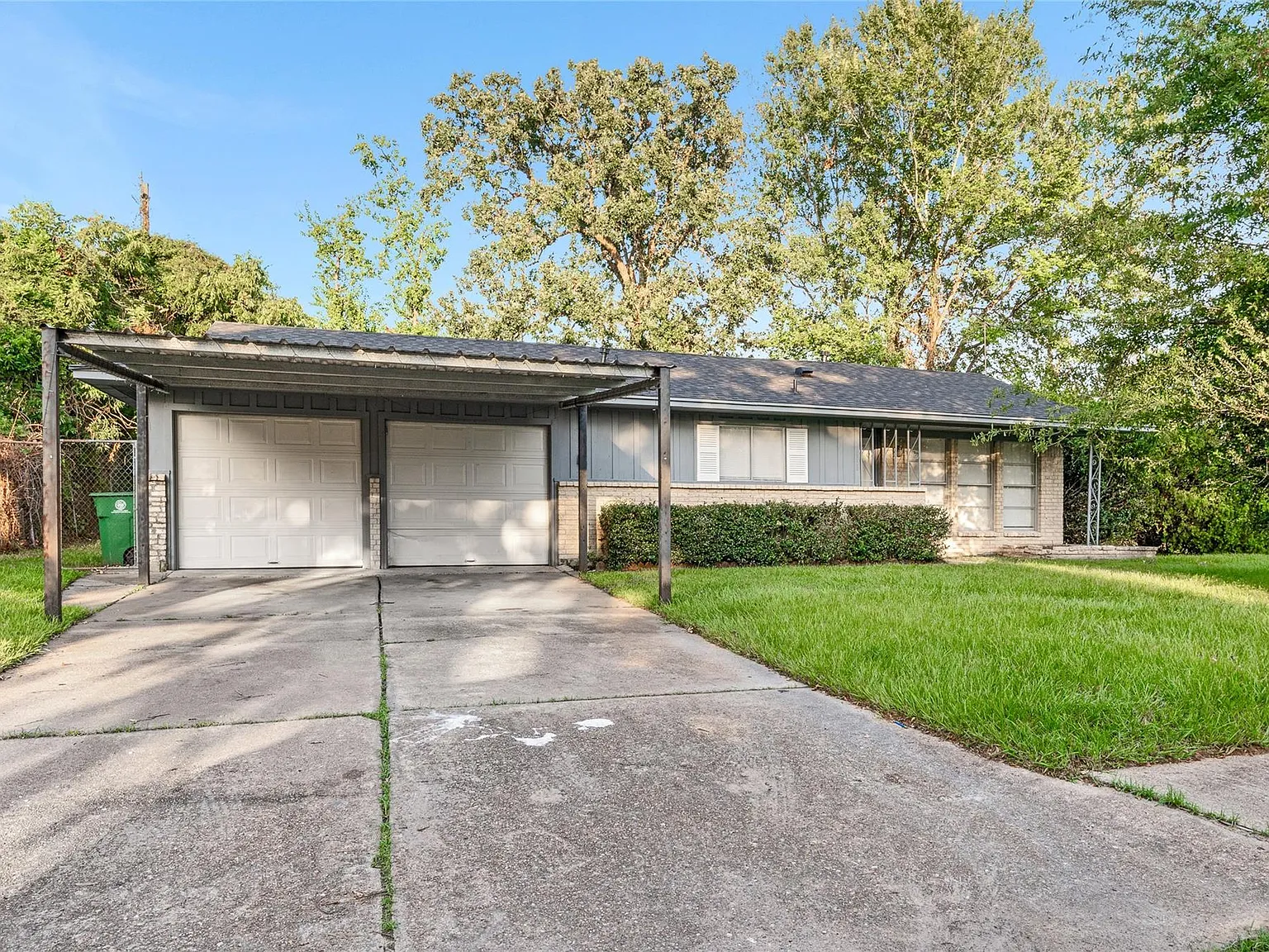 3 bed, 1.0 bath, 1542 sqft, $1,600 — Photo 1