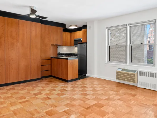 155 East 38th Street image 1 of 8